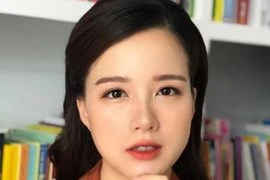 MC Minh Trang lộ mặt mộc kém sắc, làn da đen sạm do cháy nắng