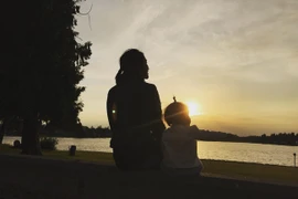 Xót xa cuộc sống làm vợ người nổi tiếng của bà xã 9x Lam Trường