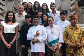 Ông Obama dạo chơi trên đồng lúa ở "quê hương" Indonesia