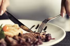 Đây là quy tắc lịch sự tối thiểu khi đi ăn nhà hàng