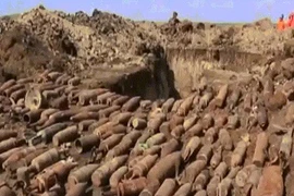 Xem 885 quả bom từ thời thế chiến 2 nổ đồng loạt ở Trung Quốc