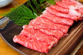 Video: Vì sao thịt bò Wagyu đắt đỏ, có giá hàng triệu đồng mỗi kg?