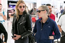 Thời trang "dị" của Kristen Stewart khi hẹn hò cùng bạn gái đồng giới