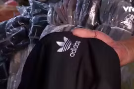 Hàng hiệu bán hơn 100.000 đồng/bộ tại Ninh Hiệp