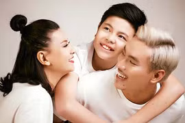 Cát Phượng khoe quà “độc” con trai tặng tình trẻ Kiều Minh Tuấn