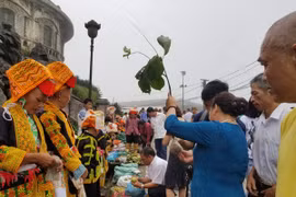 Mãn nhãn la liệt đặc sản độc lạ từ núi rừng trên đỉnh Mẫu Sơn