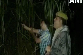 Video: Cảnh sát Ấn Độ dùng miệng phát ra tiếng súng dọa tội phạm