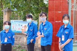 Nhan sắc “đốn tim” của dàn tình nguyện viên tiếp sức mùa thi