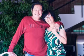 Nghệ sĩ Chánh Tín lần đầu nói về bi hài kịch ngoại tình bị vợ phát hiện