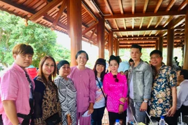 Thuý Nga hé lộ điều thú vị ở khu nhà thờ Tổ trăm tỷ của Hoài Linh