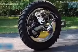 Video: Cận cảnh siêu môtô 1 bánh giá 8.500 USD tốc độ tới 160 km/h