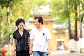 Danh ca Giao Linh: Viên mãn tuổi xế chiều bên chồng và con riêng