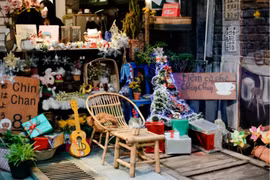 Giới trẻ Hà Nội đón Giáng sinh sớm