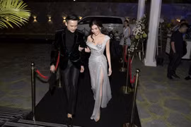 Lương Thế Thành - Thúy Diễm tay trong tay đi sự kiện