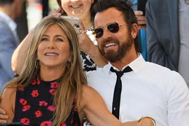 Jennifer Aniston bị nghi ngờ chưa từng đăng ký kết hôn với chồng cũ
