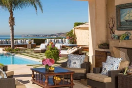 "Đột nhập" biệt thự mà Kylie Jenner thuê để nghỉ hè