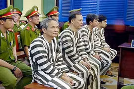 Năm Cam (Kỳ 34): Năm Cam đền tội và phiên tòa nhiều “kỷ lục“