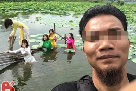 Diện áo dài đi chụp ảnh, tập thể gái xinh ướt từ chân tới đầu