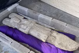 Bí mật người phụ nữ được khắc trên tượng cổ 500 tuổi