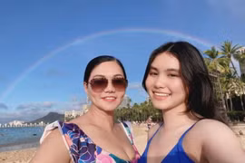 NSƯT Ngọc Huyền cùng con gái cưng hiếm hoi chia sẻ ảnh diện bikini nuột nà