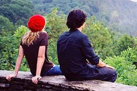 Có nên cấm chồng có tình bạn với người khác giới không?