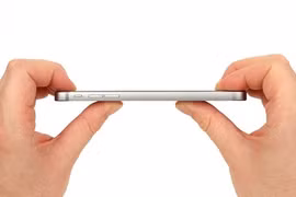 Apple bán iPhone 6 dù biết sản phẩm bị cong