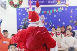 Một ngày bận rộn của ông già Noel trong dịp lễ Giáng Sinh