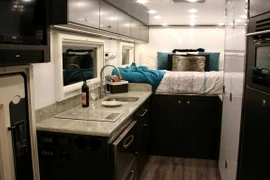 Lóa mắt với xe tải "hô biến" thành nhà di động 12 tỷ đồng