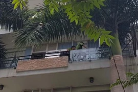 Hoảng hồn người phụ nữ bị điện giật trong căn nhà khóa trái