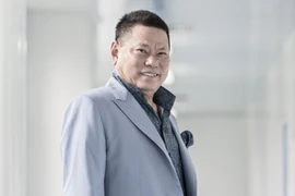 Tỷ phú Hoàng Kiều tuyển giúp việc, nhìn mức lương mà "xỉu up xỉu down"