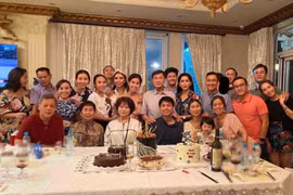 Hiếu Nguyễn bị con trai Hà Tăng chiếm spotlight ngày sinh nhật