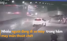 Video: Khoảnh khắc xe tải húc ôtô khách, lật nhào trong hầm Thủ Thiêm