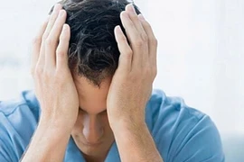 Cụ ông 70 tuổi đi khám rối loạn cương dương vì ham muốn quá độ