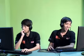 Những streamer từng là game thủ chuyên nghiệp