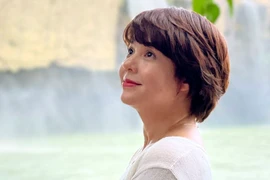 MC Diễm Quỳnh: Công việc mới vật vã, trầy da tróc vảy