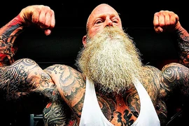 Lực sĩ cơ bắp cuồn cuộn: U60 không ai dám chạm