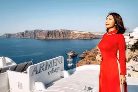 Ông chồng quốc dân đưa vợ đi khắp thế gian chụp ảnh áo dài