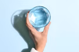 Dấu hiệu cho thấy bạn uống quá nhiều nước