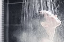 5 thói quen làm vào buổi tối tốt hơn buổi sáng phòng ngừa bệnh tật