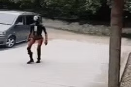 Video: Robot siêu thực khiến cư dân mạng lạnh gáy về tương lai