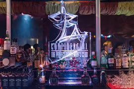 Phát hiện vũ nữ CLB thoát y "làm bậy" với thanh tra ngầm