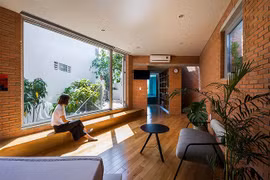 Giấu cả bể bơi trong phòng khách, nhà Sài thành gây ấn tượng mạnh