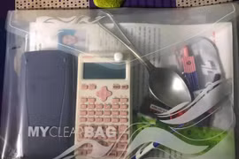 Sĩ tử đi thi THPT Quốc gia 'rần rần' khoe vật bất ly thân để cầu may