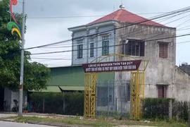 Bố, vợ quan xã ‘lọt’ hộ cận nghèo để vay ưu đãi 50 triệu