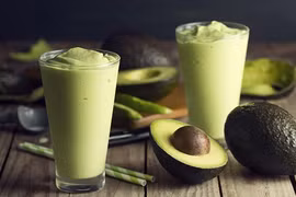 Gái trẻ gặp "tai nạn nghề nghiệp" khi làm sinh tố khiến dân mạng cười ngất