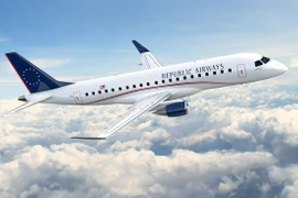 Bị bắt vì liên tục cưỡng hôn hành khách đi cùng máy bay