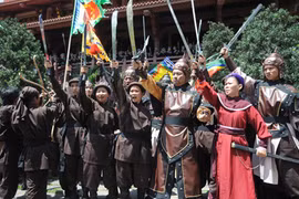 Lịch sử Việt Nam không chỉ có đao và kiếm