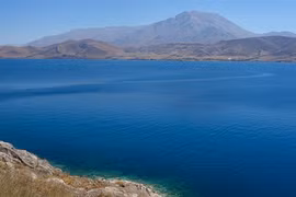 Thổ Nhĩ Kỳ tìm thấy pháo đài 3.000 tuổi dưới đáy hồ