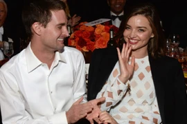Siêu mẫu Miranda Kerr chia sẻ bí quyết “giữ chân” chồng tỷ phú
