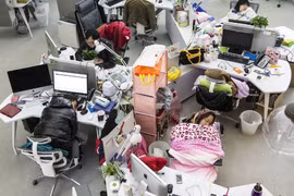 Giới trẻ Trung Quốc mệt mỏi vì phải làm việc 12 tiếng/ngày